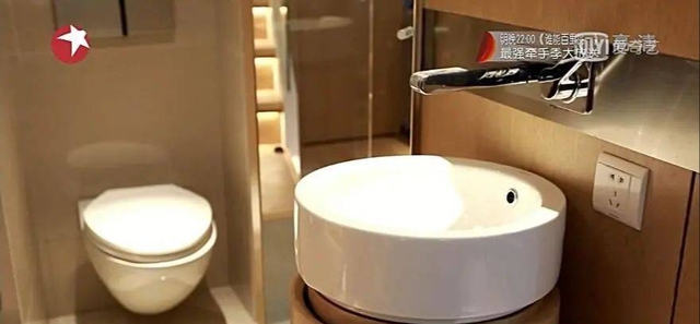 4 thành viên sống trong căn hộ 15m² phơi bày sự thật đáng sợ, diễn biến sau càng khiến người xem "nghẹt thở"!- Ảnh 8. 4 thành viên sống trong căn hộ 15m² phơi bày sự thật đáng sợ, diễn biến sau càng khiến người xem "nghẹt thở"!- Ảnh 8.
