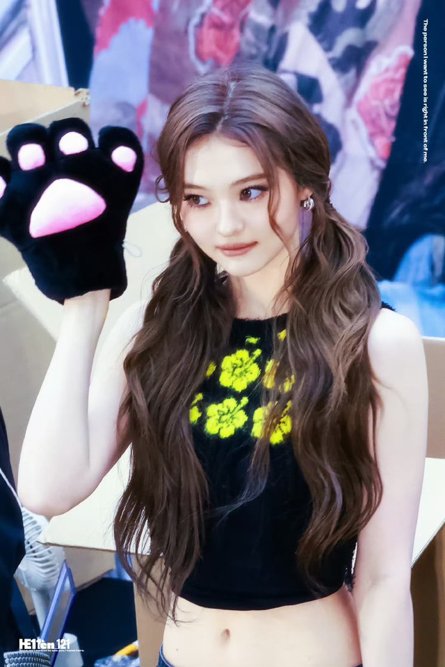 Mẫu nhí đẹp nhất thế giới làm idol bị “ghẻ lạnh”, 1 khoảnh khắc thổi bùng tranh cãi- Ảnh 3.