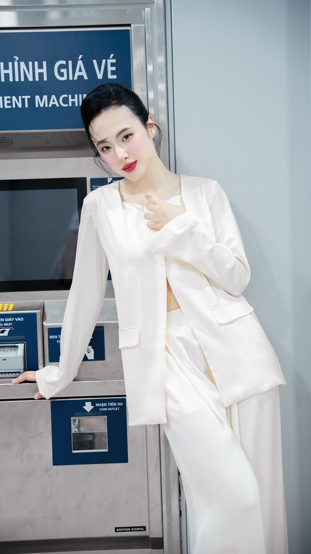 Body cuồn cuộn gây sốc của Angela Phương Trinh- Ảnh 9. Body cuồn cuộn gây sốc của Angela Phương Trinh- Ảnh 9.
