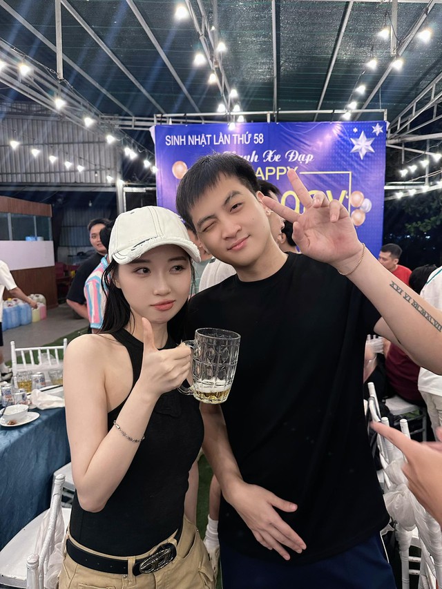 Nữ streamer xinh đẹp đăng ảnh với thành viên Team Refund, CĐM đào lại quá khứ bên cạnh streamer S- Ảnh 1.