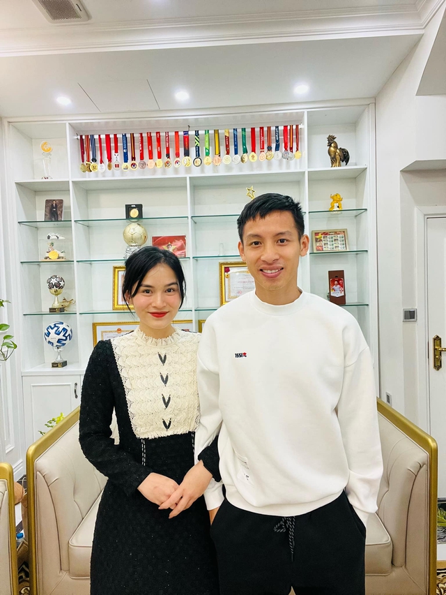 Tuyển thủ Việt Nam khoe biệt thự hạng sang bề thế sắp hoàn thiện, độ hoành tráng không kém nhà Văn Hậu, Thành Chung- Ảnh 2. Tuyển thủ Việt Nam khoe biệt thự hạng sang bề thế sắp hoàn thiện, độ hoành tráng không kém nhà Văn Hậu, Thành Chung- Ảnh 2.