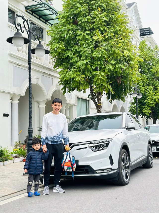 Tuyển thủ Việt Nam khoe biệt thự hạng sang bề thế sắp hoàn thiện, độ hoành tráng không kém nhà Văn Hậu, Thành Chung- Ảnh 3. Tuyển thủ Việt Nam khoe biệt thự hạng sang bề thế sắp hoàn thiện, độ hoành tráng không kém nhà Văn Hậu, Thành Chung- Ảnh 3.