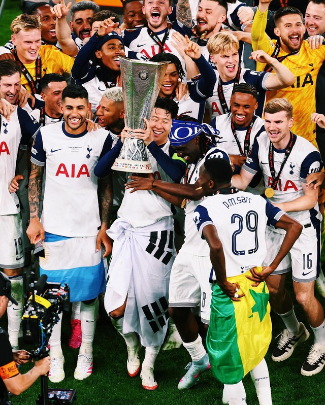 Son Heung-min khóc nức nở ngày vô địch Europa League, lùm xùm đời tư bị "đánh bay" chỉ sau 1 chiếc cúp- Ảnh 3.