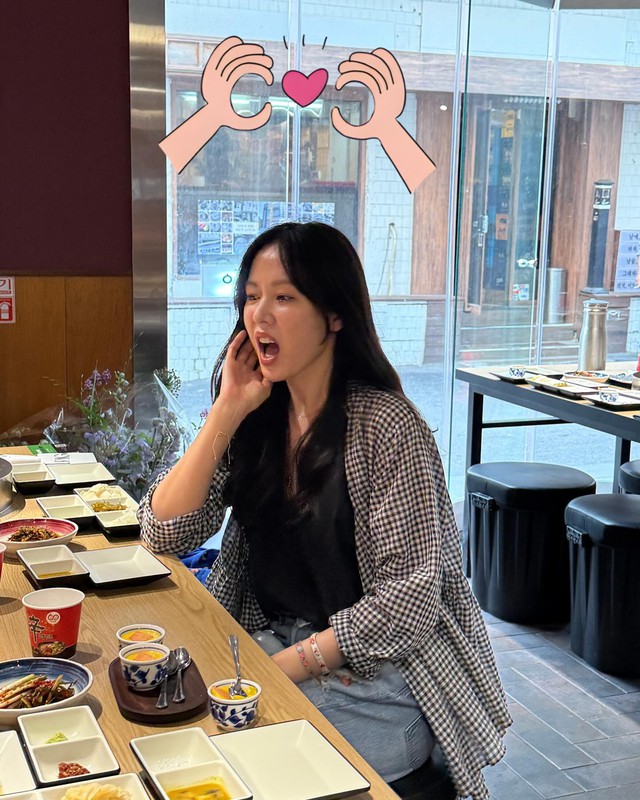 Son Ye Jin chỉ cần 9 giây để khiến netizen phải Son Ye Jin chỉ cần 9 giây để khiến netizen phải