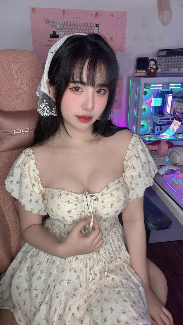 Chỉ làm content khoe góc gaming, nữ streamer vẫn gặt tương tác cực "đỉnh"- Ảnh 8.