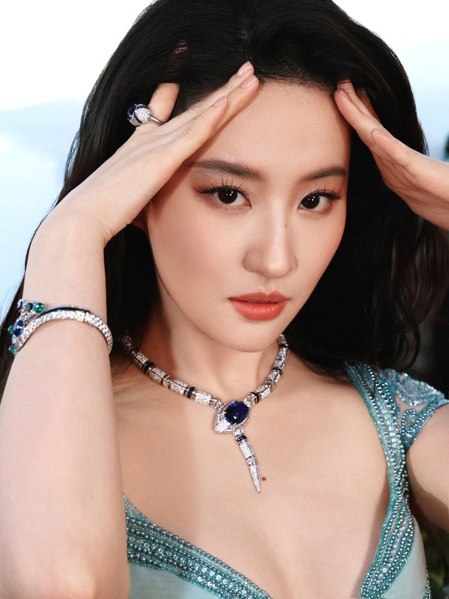 Lưu Diệc Phi có còn là "thần tiên tỷ tỷ" ở Cbiz không?- Ảnh 4. Lưu Diệc Phi có còn là "thần tiên tỷ tỷ" ở Cbiz không?- Ảnh 4.