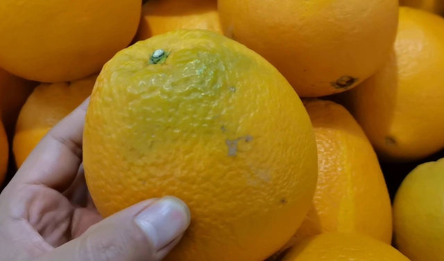 Mua cam nhớ đúng 5 mẹo: Đảm bảo chọn đâu trúng đó, quả nào quả nấy ngọt như rót mật!- Ảnh 3.