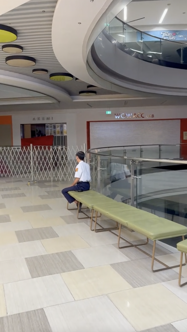 Khung cảnh "ngoài sức tưởng tượng" bên trong Vạn Hạnh Mall lúc nửa đêm- Ảnh 4.