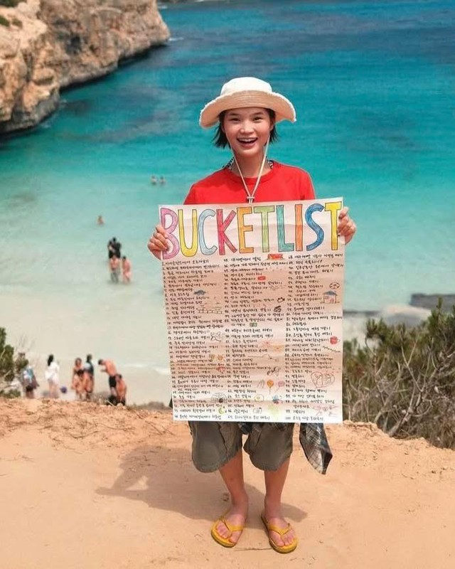 Người Việt bình luận về 100 mục tiêu của nữ YouTuber du lịch 