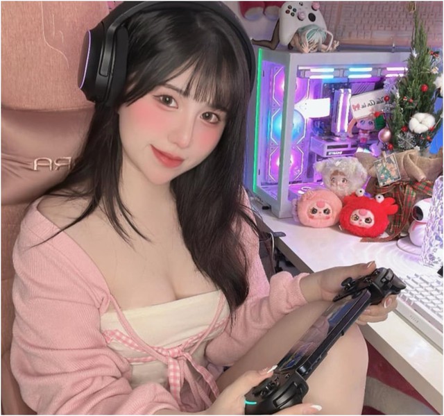 Chỉ làm content khoe góc gaming, nữ streamer vẫn gặt tương tác cực "đỉnh"- Ảnh 9.