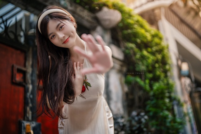 Hot girl má lúm "điểm danh" đường đua bikini, vẫn khiến fan nam "luỵ"- Ảnh 2.