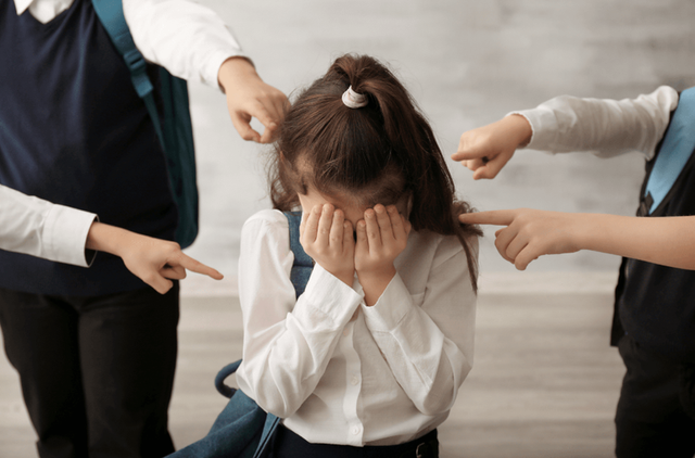 Những câu nói của bố mẹ khiến trẻ trở nên nhút nhát, không dám phản kháng và chấp nhận bị người khác bắt nạt- Ảnh 2.