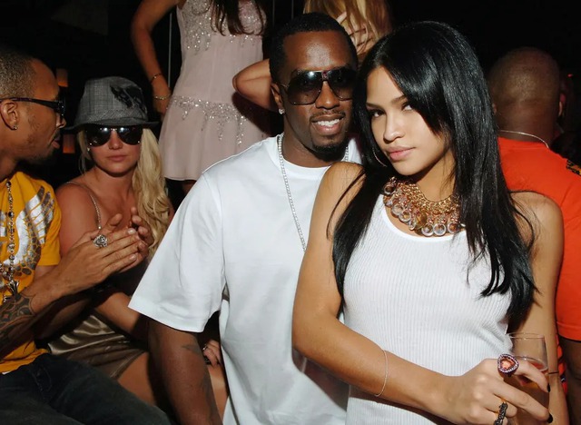 Lộ ảnh Britney Spears tiệc tùng thâu đêm với “ông trùm tình dục” Diddy: Chuỗi bi kịch bắt đầu từ đây?- Ảnh 4.