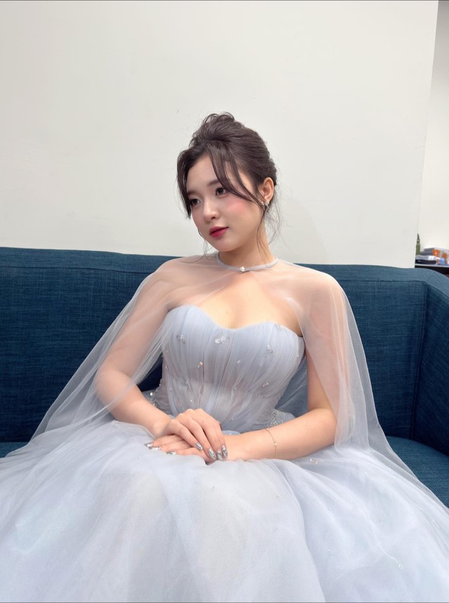 MC hot nhất Liên Quân xúng xính tại Vietnam GameVerse 2025, được "fan cứng" phong danh hiệu quý- Ảnh 7. MC hot nhất Liên Quân xúng xính tại Vietnam GameVerse 2025, được "fan cứng" phong danh hiệu quý- Ảnh 7.
