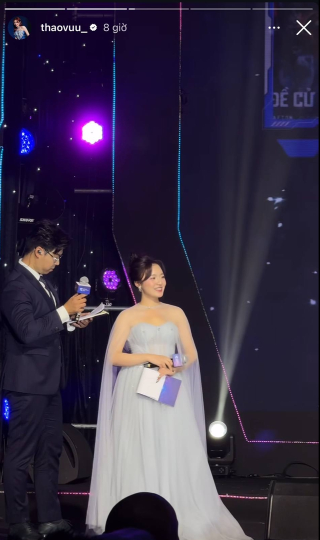 MC hot nhất Liên Quân xúng xính tại Vietnam GameVerse 2025, được "fan cứng" phong danh hiệu quý- Ảnh 1. MC hot nhất Liên Quân xúng xính tại Vietnam GameVerse 2025, được "fan cứng" phong danh hiệu quý- Ảnh 1.