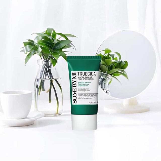 5 lọ kem chống nắng bình dân dành cho mọi độ tuổi, dùng thích đến mức phụ nữ 40+ cũng không thể bỏ qua- Ảnh 5.