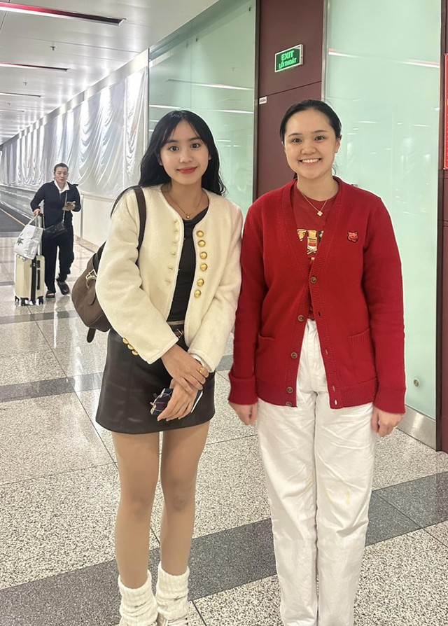 Vợ Duy Mạnh lại bị chê mặc xấu, thời trang sân bay khó đỡ, còn đâu khí chất tiểu thư lá ngọc cành vàng!- Ảnh 4. Vợ Duy Mạnh lại bị chê mặc xấu, thời trang sân bay khó đỡ, còn đâu khí chất tiểu thư lá ngọc cành vàng!- Ảnh 4.