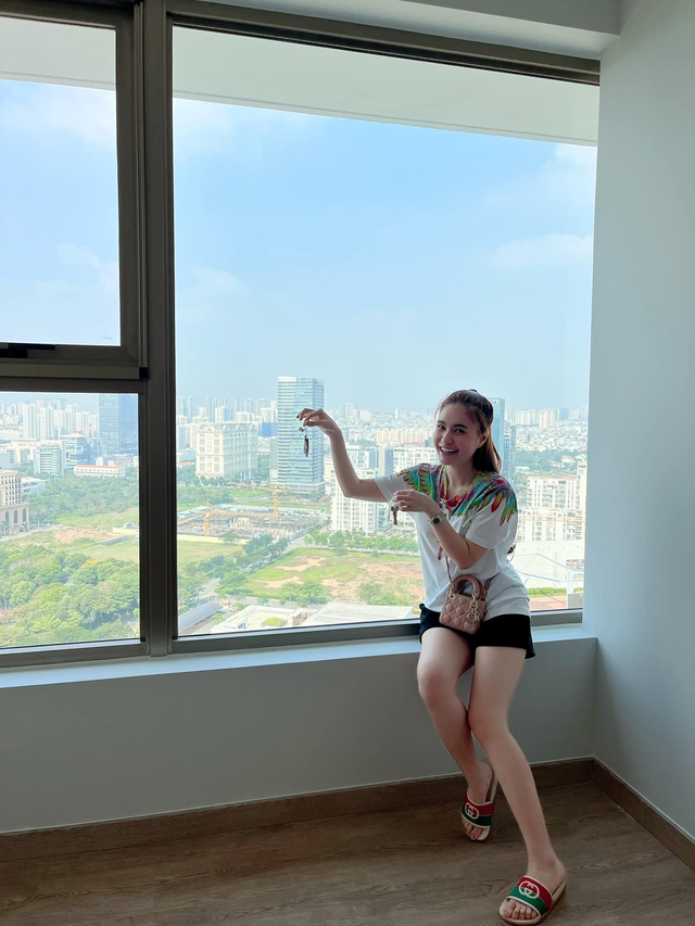 Câu hỏi lớn về "ma trận” biệt thự, căn hộ cao cấp trải dài của vợ chồng Đoàn Di Băng- Ảnh 13.
