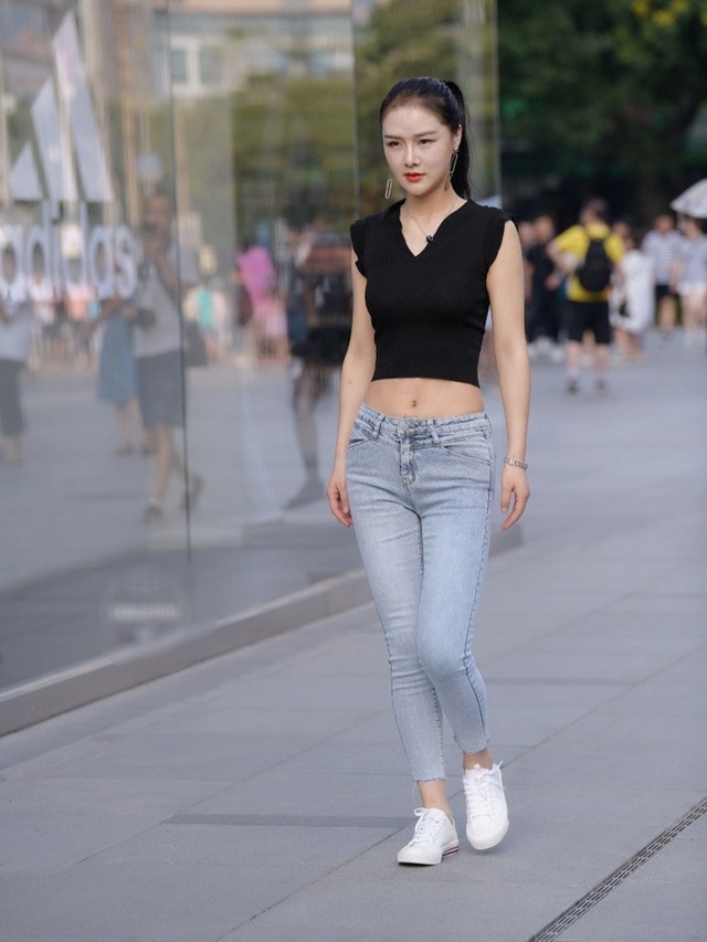 4 kiểu quần nàng "nấm lùn" nên né, diện lên\ dìm dáng thê thảm- Ảnh 2. 4 kiểu quần nàng "nấm lùn" nên né, diện lên\ dìm dáng thê thảm- Ảnh 2.