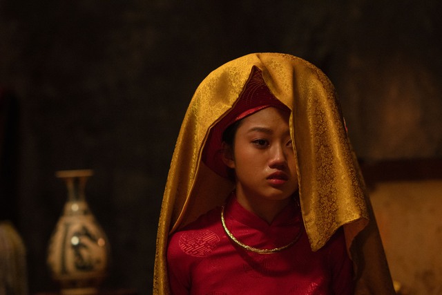 Mai Cát Vi hóa "cô dâu ma" tuổi teen trong phim kinh dị Việt: Visual ám ảnh, câu chuyện truyền thuyết rùng rợn- Ảnh 2.