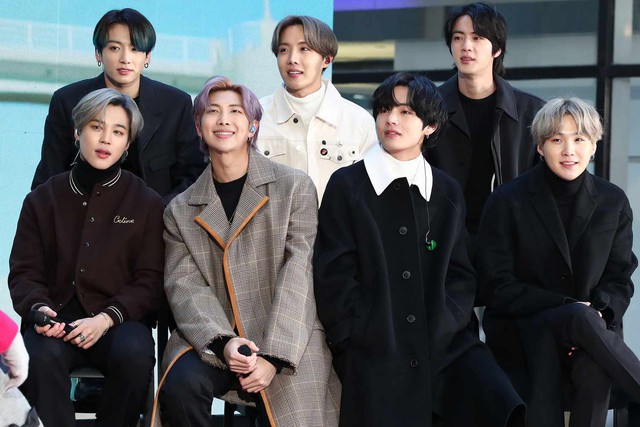 BTS đăng 1 bức ảnh gây bão khắp MXH: Động thái “cứu cánh” bất nhờ cho ông chủ - Ảnh 2.