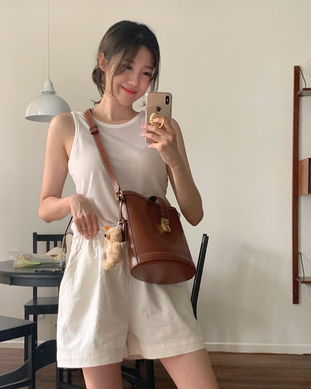 Mặc quần short khéo như thế này, chị em có hình sống ảo cực đẹp- Ảnh 4.