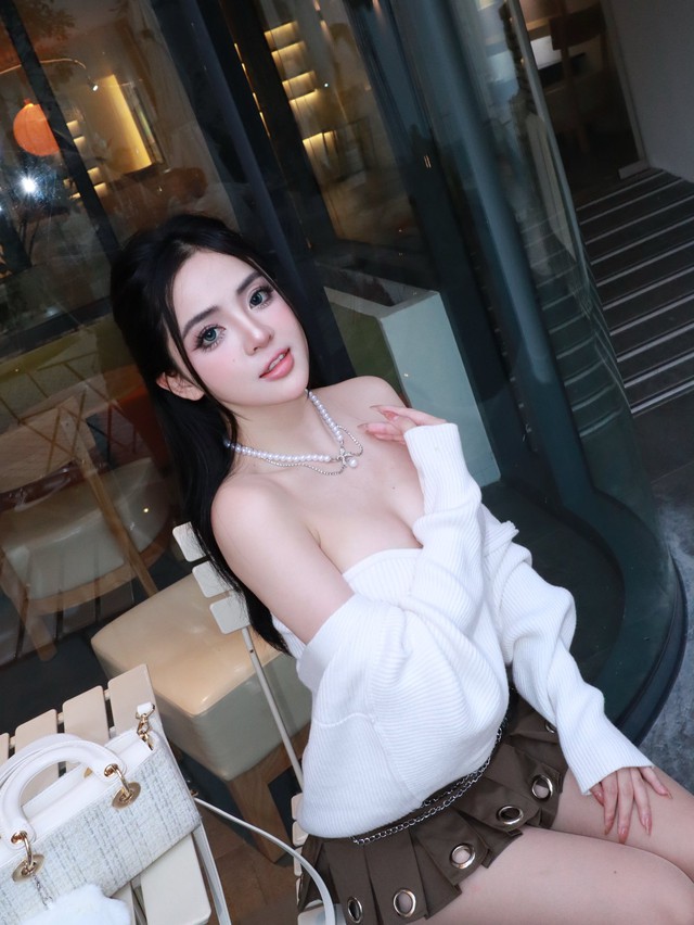 Không nhận ra nữ streamer từng khóc "ăn vạ" trên sóng, giao diện hiện tại gợi cảm khó cưỡng- Ảnh 4.