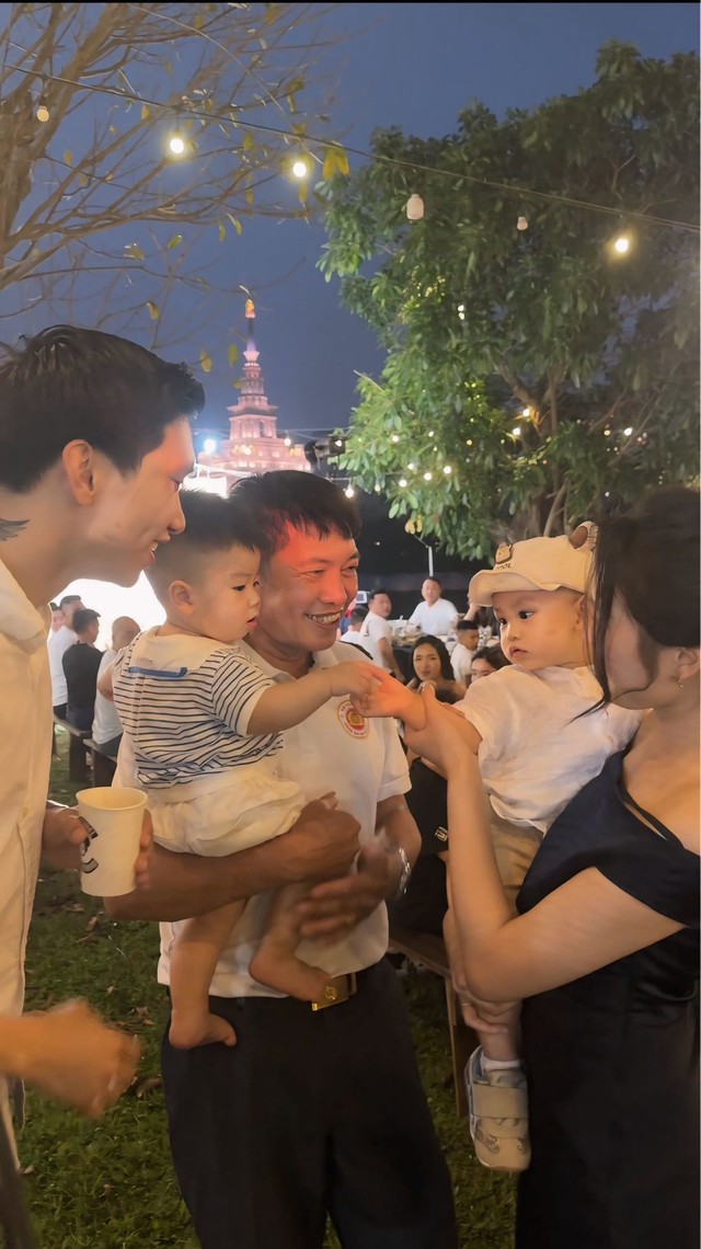 Doãn Hải My và Chu Thanh Huyền lộ diện giữa tin đồn "không thân thiết", thái độ của vợ Quang Hải mới gây chú ý- Ảnh 1.