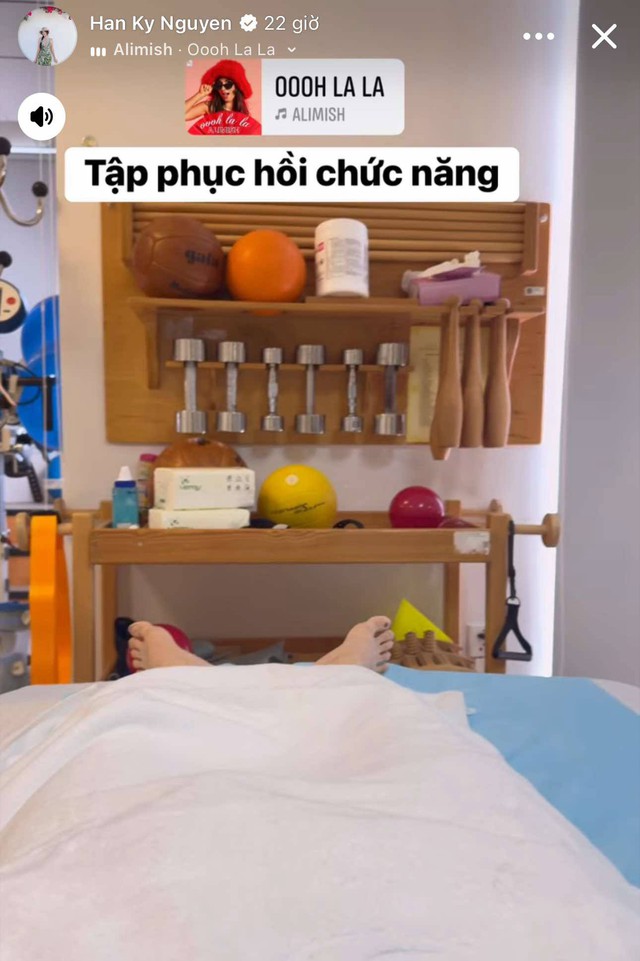 Bị sốc vì gãy xương đùi trên sân pickleball, Kỳ Hân - vợ Mạc Hồng Quân cập nhật tình hình hiện tại- Ảnh 1.