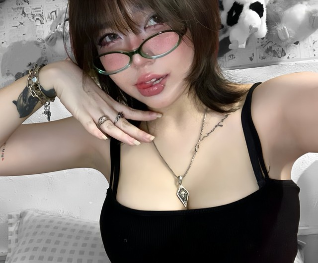 Thêm một hot girl phòng net cực nóng bỏng, cứ xuất hiện là "viral" cõi mạng- Ảnh 4.