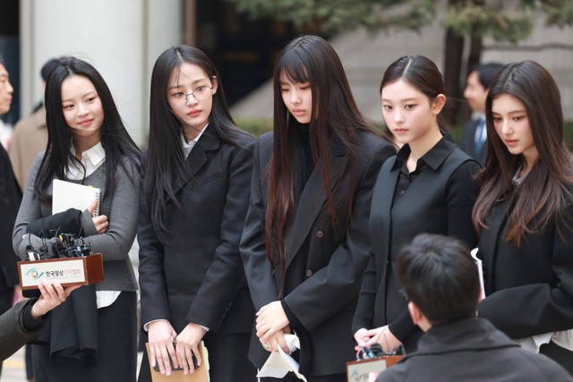 Trái đắng của NewJeans: Bị cấm hoạt động độc lập, mỗi lần vi phạm phạt 18.8 tỷ đồng- Ảnh 1.