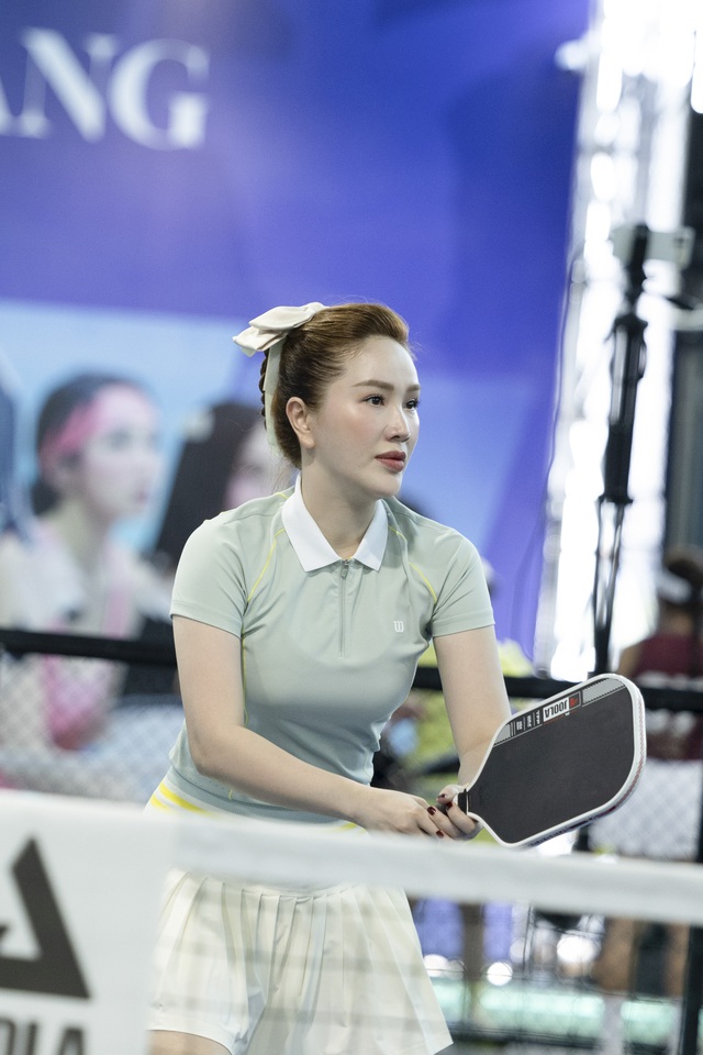 Giải pickleball Vbiz: Hiền Hồ ẵm cúp vô địch, Bảo Thy - tình cũ Hoa hậu Hương Giang thi đấu rực lửa!- Ảnh 8. Giải pickleball Vbiz: Hiền Hồ ẵm cúp vô địch, Bảo Thy - tình cũ Hoa hậu Hương Giang thi đấu rực lửa!- Ảnh 8.
