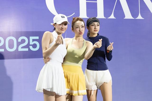 Giải pickleball Vbiz: Hiền Hồ ẵm cúp vô địch, Bảo Thy - tình cũ Hoa hậu Hương Giang thi đấu rực lửa!- Ảnh 1. Giải pickleball Vbiz: Hiền Hồ ẵm cúp vô địch, Bảo Thy - tình cũ Hoa hậu Hương Giang thi đấu rực lửa!- Ảnh 1.