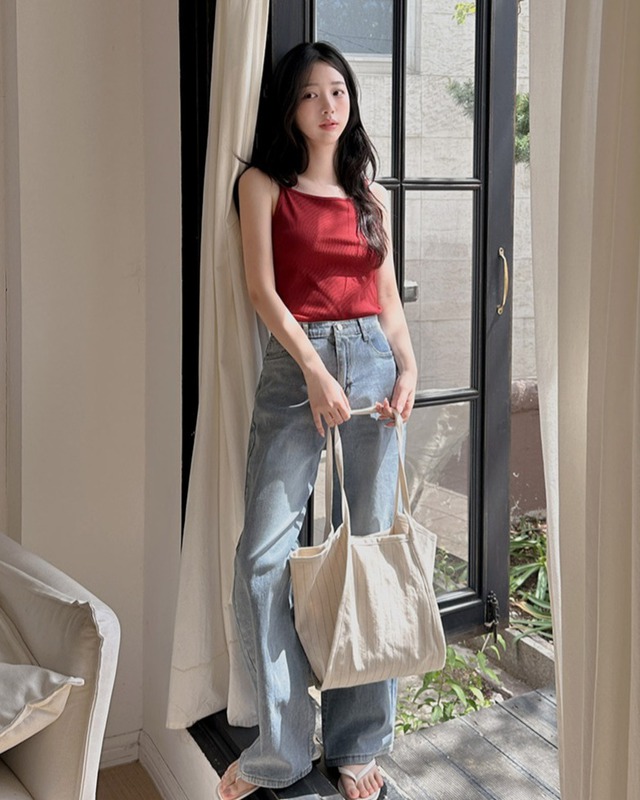 Mặc trang phục denim theo 9 cách này trong mùa hè là sành điệu và sang chảnh nhất- Ảnh 4.