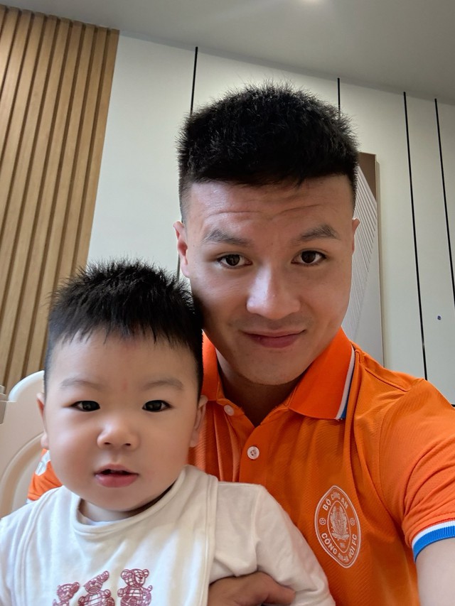 5 “thế lực nhí” làng bóng Việt: Con Quang Hải, Văn Hậu hút triệu views, nhóc tỳ nhà Công Phượng gây xôn xao cõi mạng- Ảnh 1.