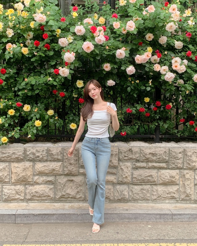 Mặc trang phục denim theo 9 cách này trong mùa hè là sành điệu và sang chảnh nhất- Ảnh 2.