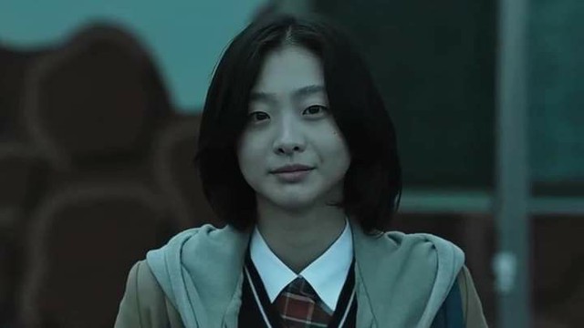 Đóa hoa độc lạ của showbiz: Từ "quái vật" khiến 1500 người ôm hận đến nữ chính không ai có thể thay thế- Ảnh 2.