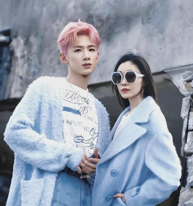 Cặp chị em showbiz yêu lén lút đã "toang", nhà trai bỏ bồ chạy theo nữ thần 10 triệu người say đắm?- Ảnh 7. Cặp chị em showbiz yêu lén lút đã "toang", nhà trai bỏ bồ chạy theo nữ thần 10 triệu người say đắm?- Ảnh 7.