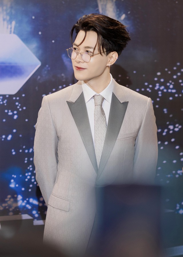 Running Man mùa 3 lộ dàn cast: Trấn Thành thay thế Trường Giang, 1 anh trai "cực phẩm" khiến netizen hóng?- Ảnh 4. Running Man mùa 3 lộ dàn cast: Trấn Thành thay thế Trường Giang, 1 anh trai "cực phẩm" khiến netizen hóng?- Ảnh 4.