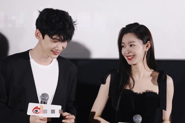 Cặp chị em showbiz yêu lén lút đã "toang", nhà trai bỏ bồ chạy theo nữ thần 10 triệu người say đắm?- Ảnh 10. Cặp chị em showbiz yêu lén lút đã "toang", nhà trai bỏ bồ chạy theo nữ thần 10 triệu người say đắm?- Ảnh 10.