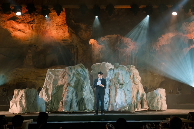 Trình làng show thực cảnh "Đi tìm dấu ngọc" trong hang động- Ảnh 1.
