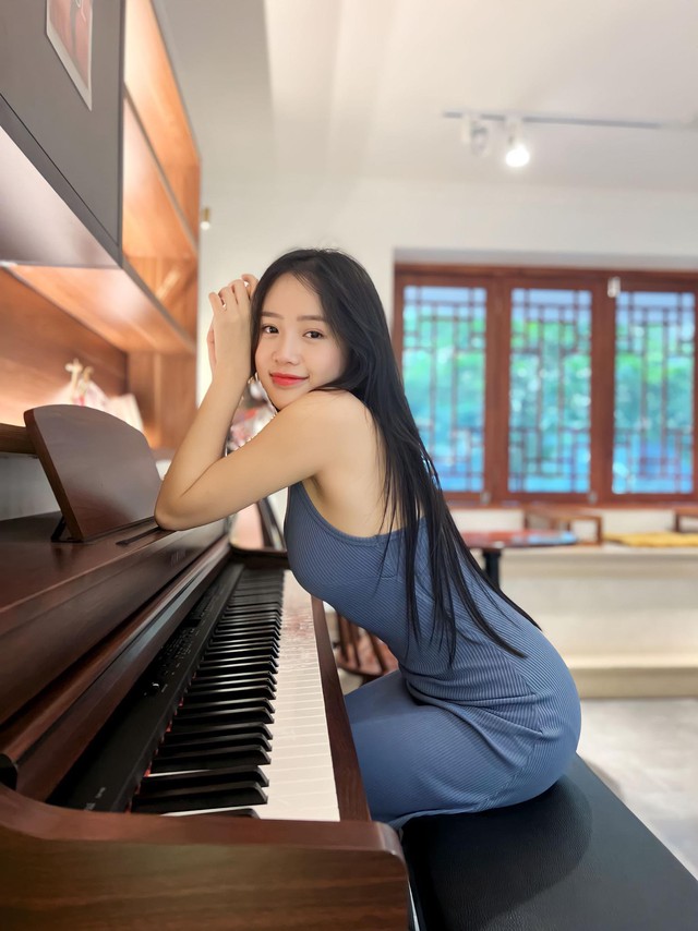 Fan nam hỏi khó, Mai Linh Zuto có màn ứng xử "chuẩn không cần chỉnh"- Ảnh 1. Fan nam hỏi khó, Mai Linh Zuto có màn ứng xử "chuẩn không cần chỉnh"- Ảnh 1.