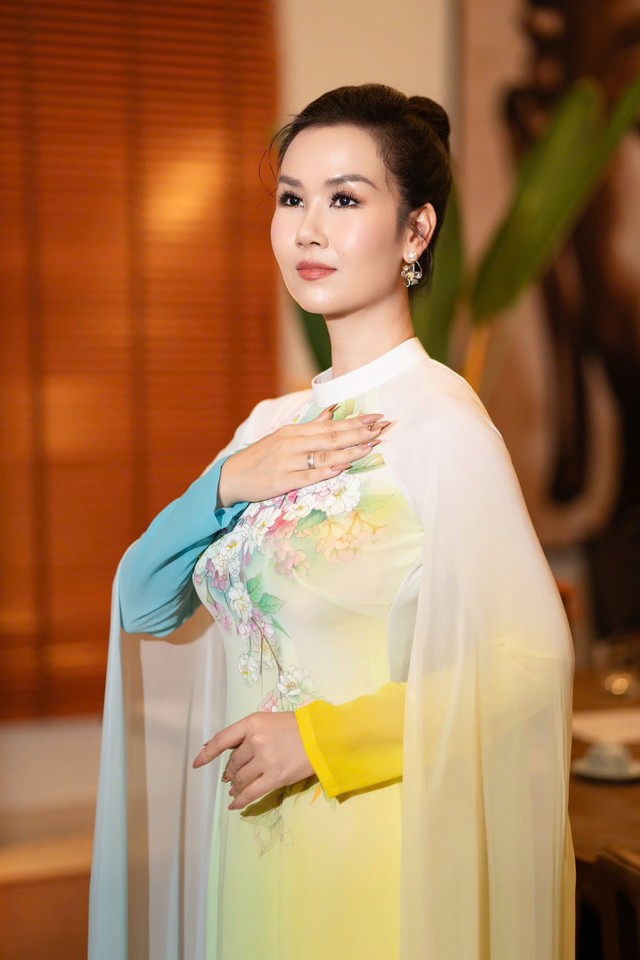 Nguyễn Văn Chung tiếp tục lên tiếng, nói rõ về Võ Hạ Trâm - Duyên Quỳnh sau ồn ào của ca khúc "3 tỷ view"- Ảnh 2. Nguyễn Văn Chung tiếp tục lên tiếng, nói rõ về Võ Hạ Trâm - Duyên Quỳnh sau ồn ào của ca khúc "3 tỷ view"- Ảnh 2.