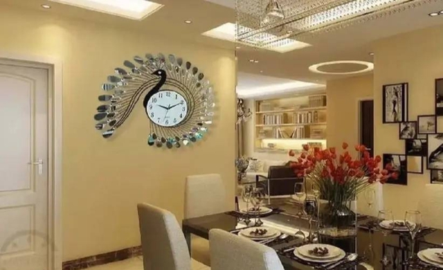 Thầy phong thủy đến chơi nhà, thấy đồng hồ treo ở vị trí này thì lắc đầu: "Sai lầm"!- Ảnh 4. Thầy phong thủy đến chơi nhà, thấy đồng hồ treo ở vị trí này thì lắc đầu: "Sai lầm"!- Ảnh 4.