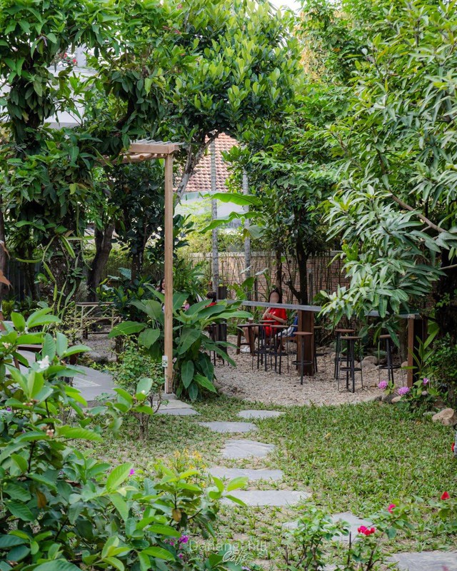 "Không trang điểm, không sống ảo": Loạt quy định lạ tại quán cà phê ở Hội An khiến dân tình dậy sóng- Ảnh 3.