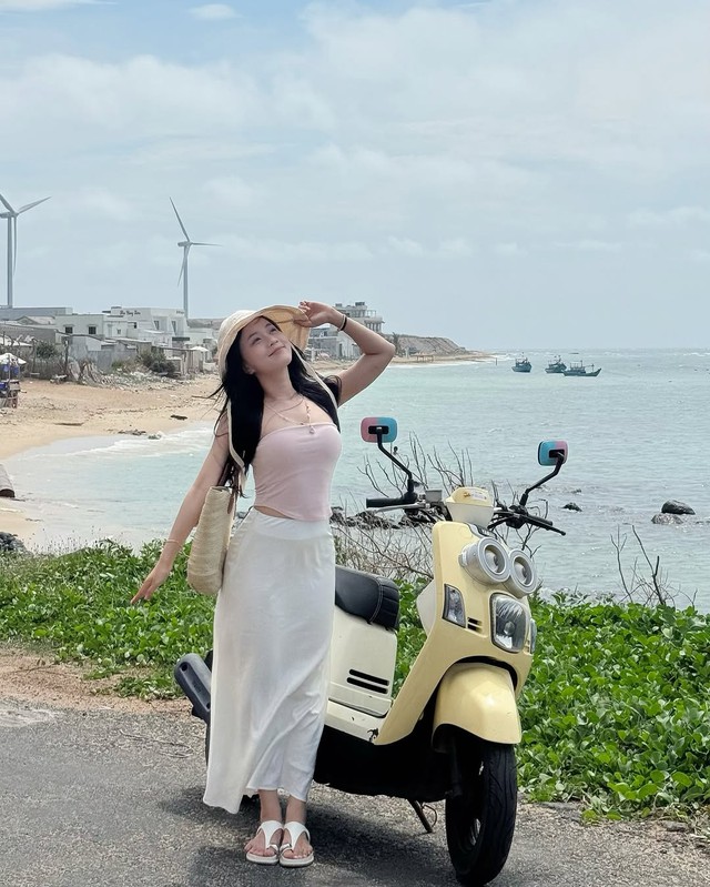 Nóng hơn mùa hè, bạn gái hot TikToker của "nam thần" U23 Việt Nam diện bikini khoe body khét lẹt- Ảnh 6.