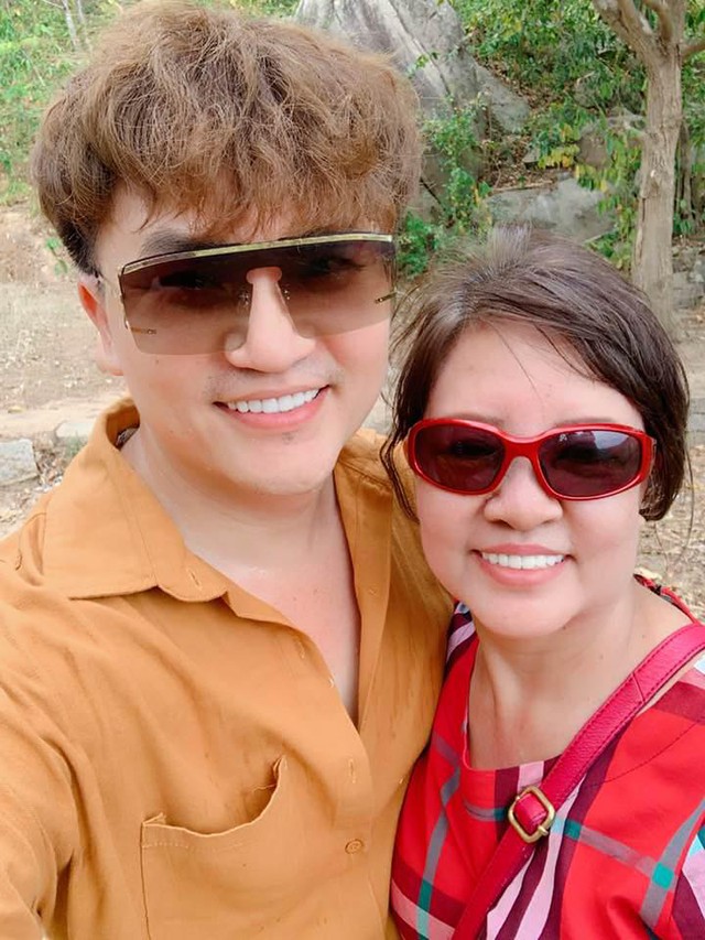 MC Đại Nghĩa có biểu hiện bất thường, đồng nghiệp không dám hỏi han trước 1 ngày mẹ qua đời- Ảnh 2.