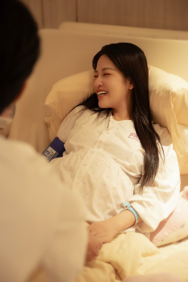 Puka lên tiếng làm rõ sự thật bức ảnh gây tranh cãi "dàn dựng quá đà" khi sinh con đầu lòng- Ảnh 3. Puka lên tiếng làm rõ sự thật bức ảnh gây tranh cãi "dàn dựng quá đà" khi sinh con đầu lòng- Ảnh 3.