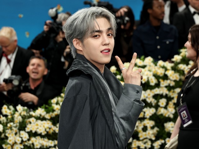 Nam nghệ sĩ Hàn Quốc bị truyền thông quốc tế la ó, thờ ơ tại Met Gala 2025 là ai?- Ảnh 6.