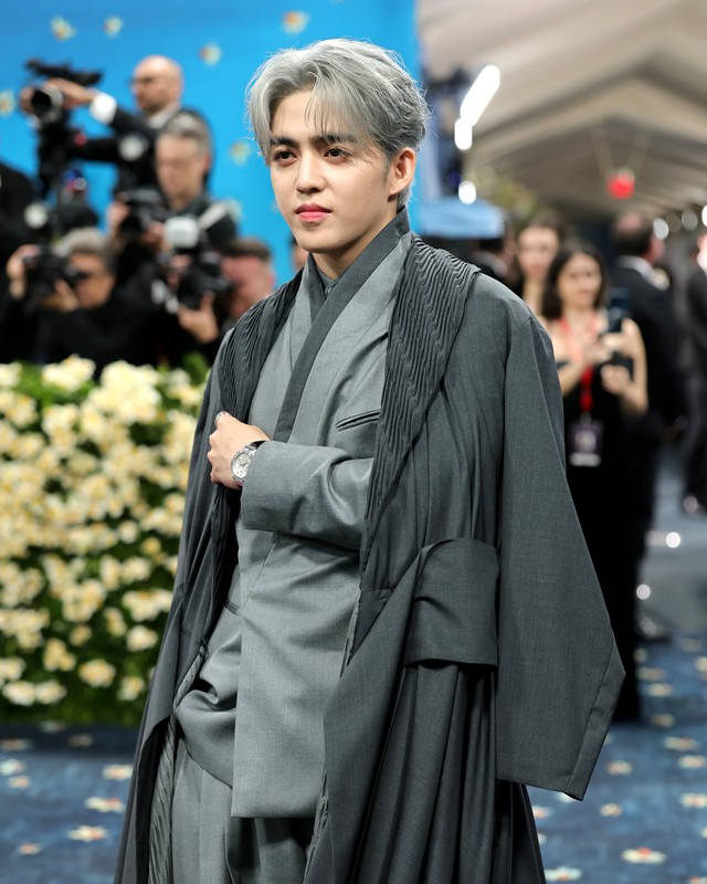 Nam nghệ sĩ Hàn Quốc bị truyền thông quốc tế la ó, thờ ơ tại Met Gala 2025 là ai?- Ảnh 2.